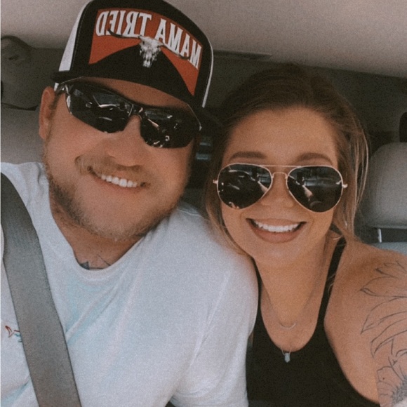 POSH SHOW LIVE POST TO KEEP UP WITH MY LIVE SHOWS HERE!!! 🤣😮💨😘 - Picture 3 of 8